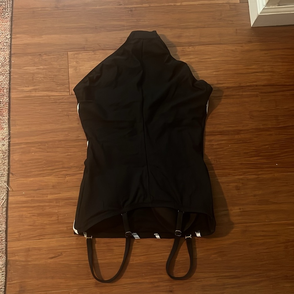 Gottex Black and White One Piece Swimsuit - Picture 3 of 4